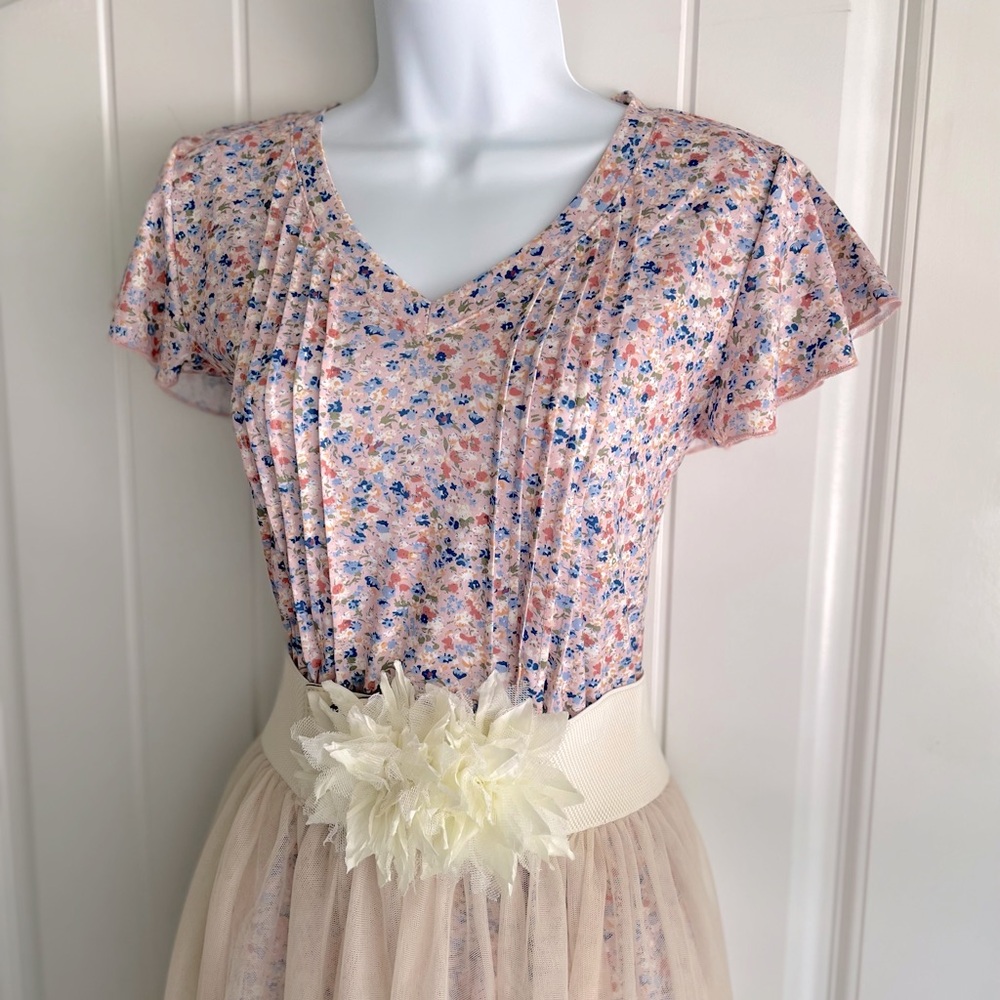 Boutique Floral Flutter Sleeve Pleated V Neck Dressy Blouse Tunic Sz Small NWT